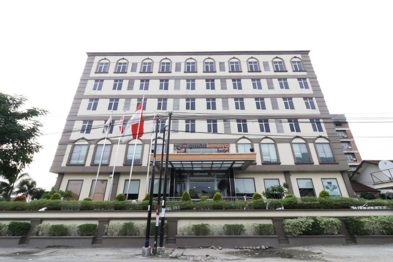Grand Kanaya Hotel Медан Экстерьер фото