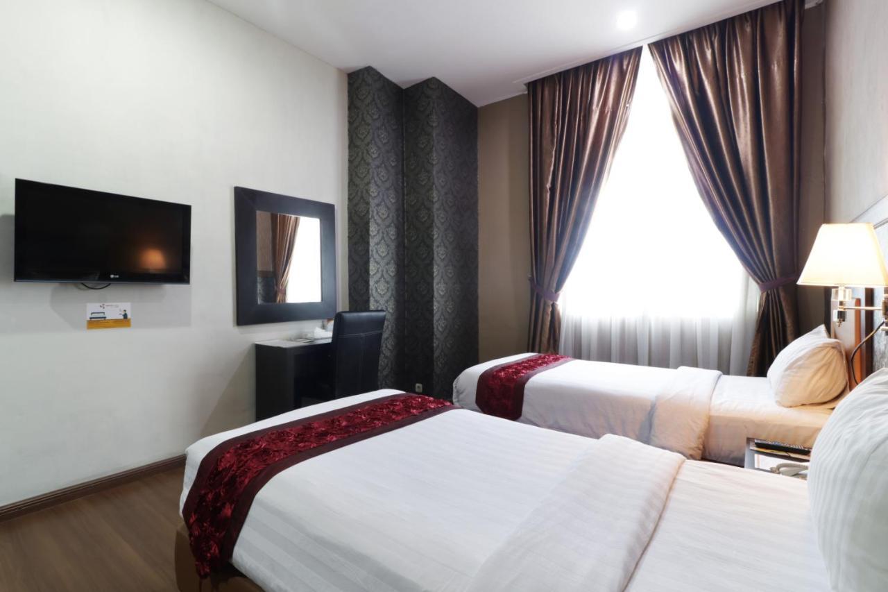 Grand Kanaya Hotel Медан Экстерьер фото