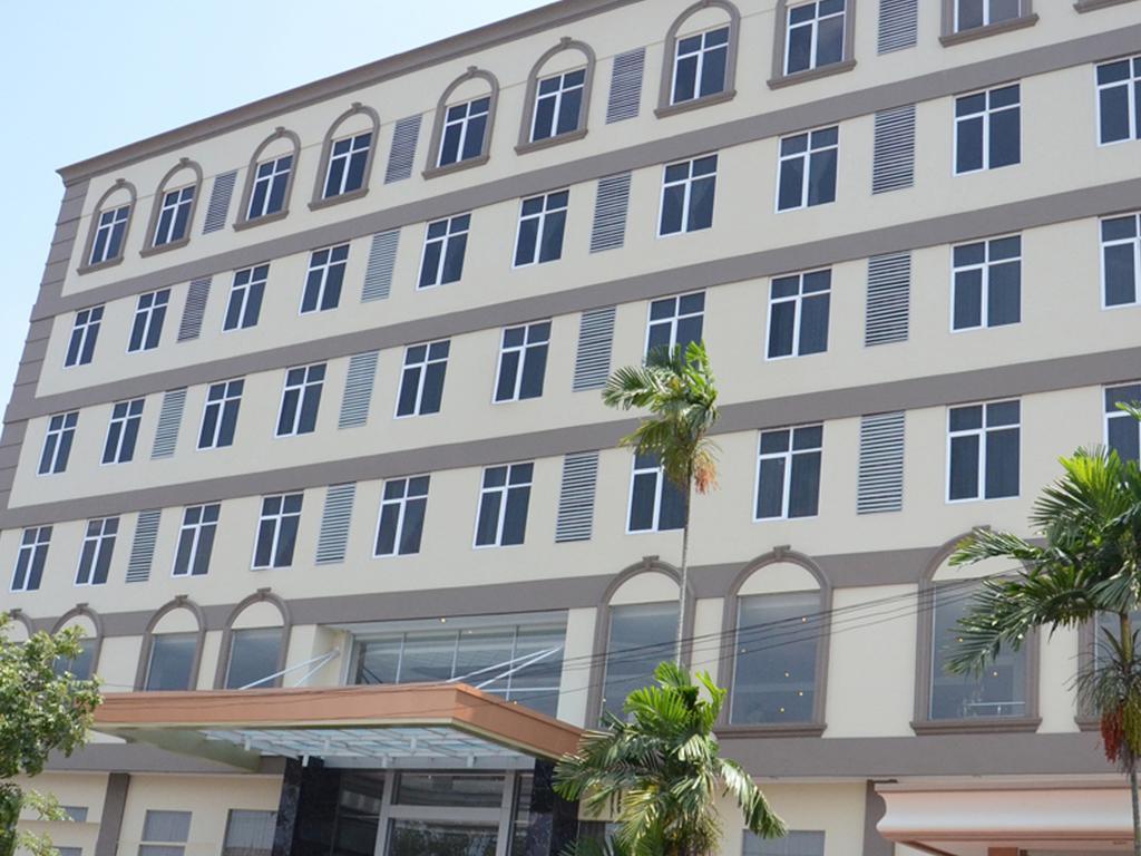 Grand Kanaya Hotel Медан Экстерьер фото