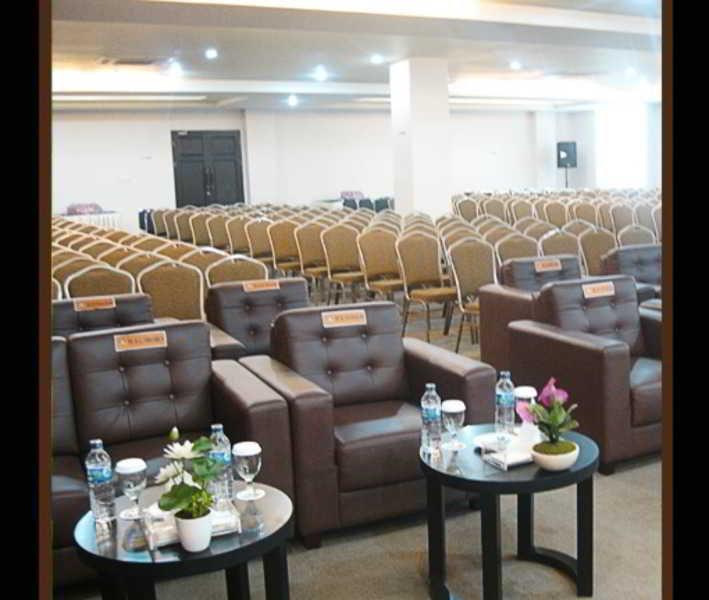 Grand Kanaya Hotel Медан Экстерьер фото