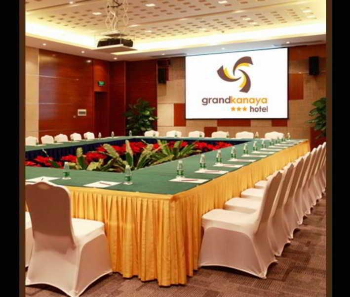 Grand Kanaya Hotel Медан Экстерьер фото