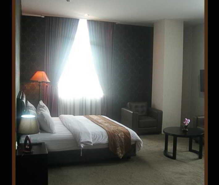 Grand Kanaya Hotel Медан Экстерьер фото