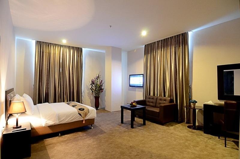 Grand Kanaya Hotel Медан Экстерьер фото