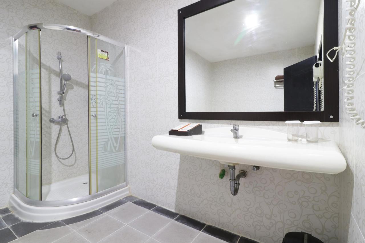 Grand Kanaya Hotel Медан Экстерьер фото
