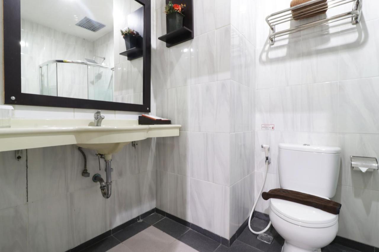 Grand Kanaya Hotel Медан Экстерьер фото