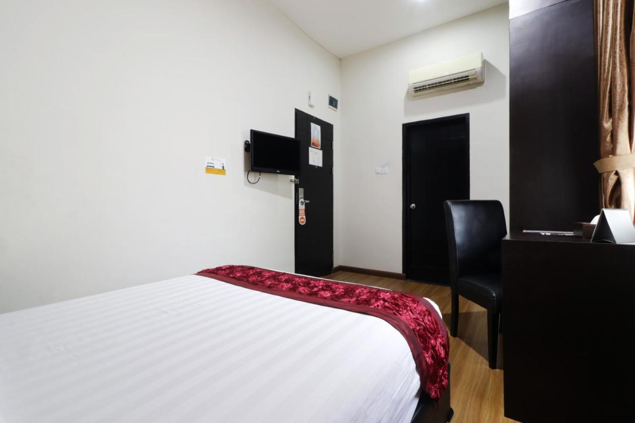 Grand Kanaya Hotel Медан Экстерьер фото