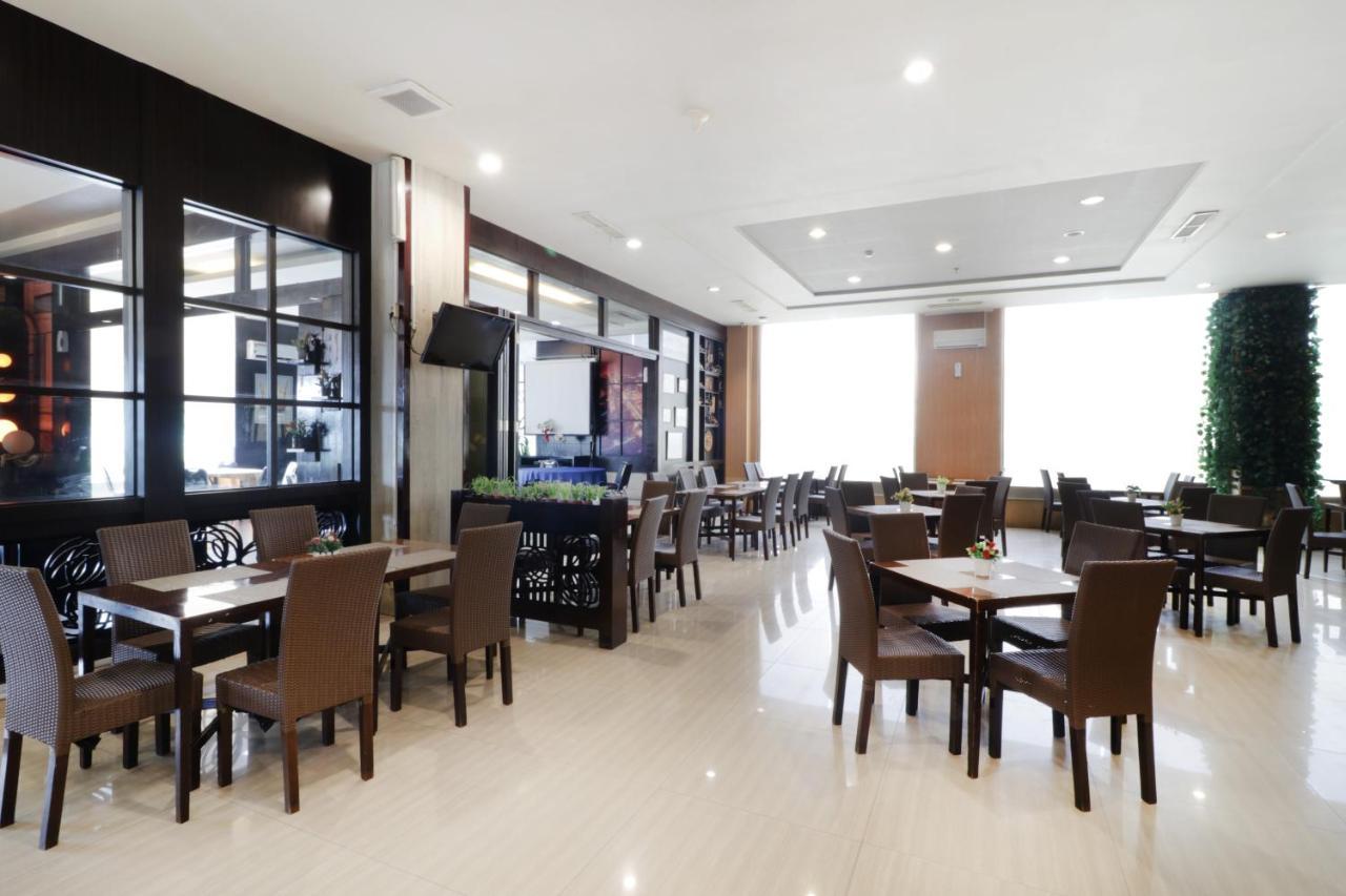 Grand Kanaya Hotel Медан Экстерьер фото