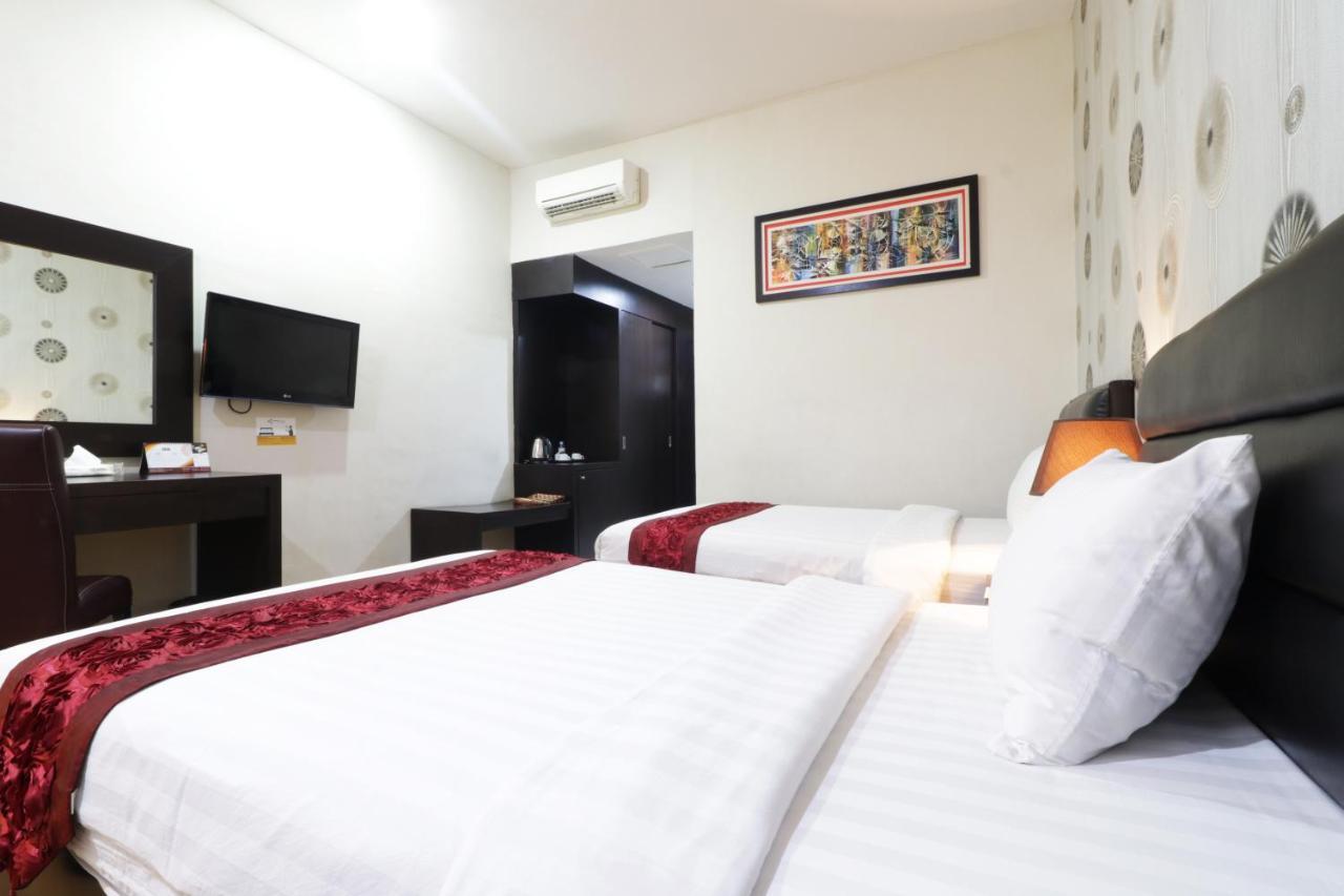 Grand Kanaya Hotel Медан Экстерьер фото